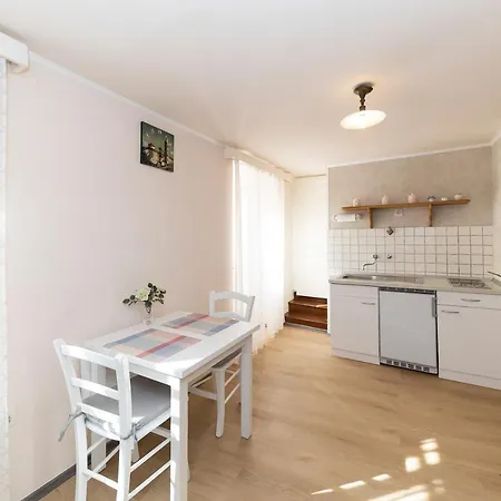 Varosino Apartment *