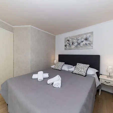 Varosino Apartment *